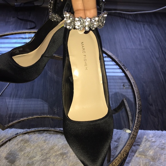 Marc Fisher Black satin pump with diamonds! - Picture 1 of 6